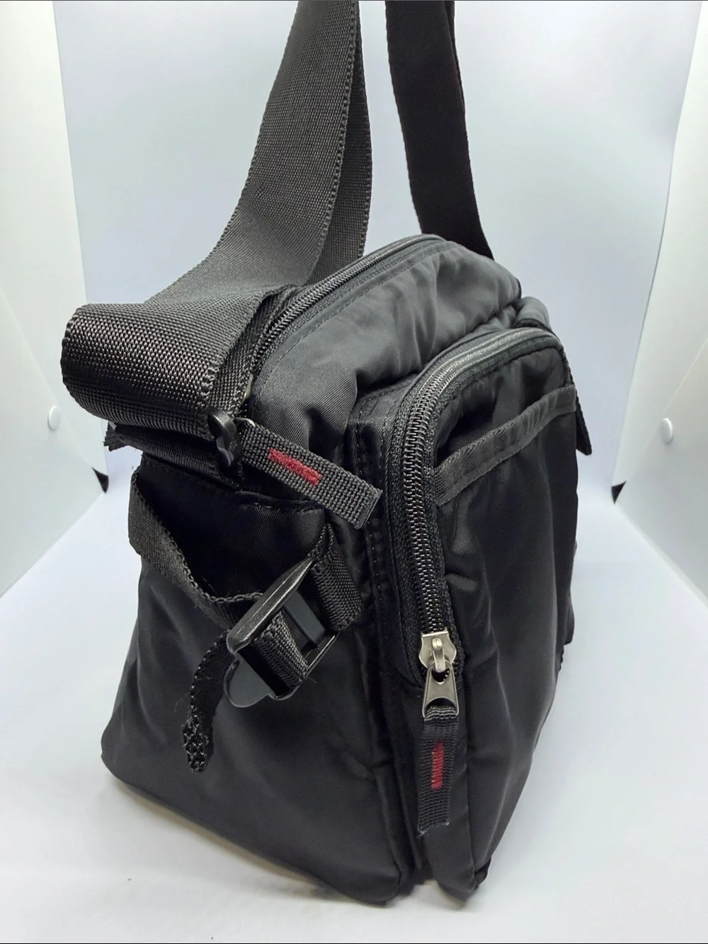 Black Men's Compact Messenger Bag